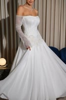 فستان سهرة أوف شولدر بأكمام طويلة لون أبيض