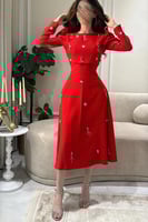 فستان ناعم مزين بالخرز بأكمام طويلة بلونين