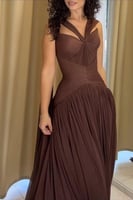 فستان سهره ناعم مزين بالكسرات لون بني