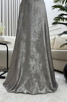 فستان سهرة أوف شولدر مزين بالفصوص لون رمادي على فض...