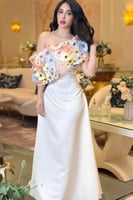 فستان ناعم مزين بالورد لون بيج