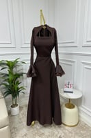 فستان ناعم بتصميم أنيق وأكمام طويلة لون بني داكن