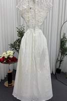 فستان ناعم اوف شولدر لون ابيض