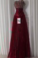 فستان سهره توب مزين بالكرستال لون أحمر