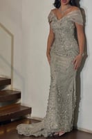 فستان سهره مشغول بعدة الوان احمر و كحلي و رمادي