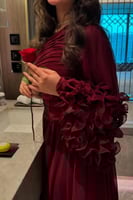 فستان سهره بقصة طرزان بكم واحد لون أحمر داكن