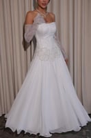 فستان سهرة أوف شولدر بأكمام طويلة لون أبيض