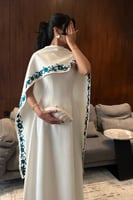 فستان ناعم قطعتين بشال خارجي لون ابيض مطرزة بلون ا...