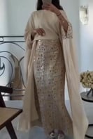 جلابية اوف شولدر بالونين اسود و بيج