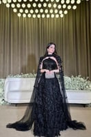 فستان سهره قطعتين مزين بالترتر و ورود لونين