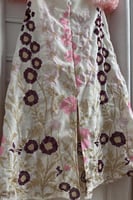 فستان اوف شولدر لون ابيض مع وردي