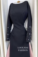 فستان سهره توب بأكمام طويلة وبذيل لون اسود