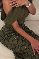 فستان سهره ون شولدر مزين بالترتر لون زيتوني