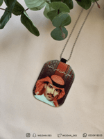 تعليقة لعيونها .