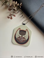 تعليقة : شعار هارلي ديفيدسون .