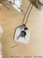 تعليقة : صورة شخصية ابيض واسود .