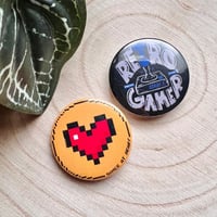 بروشات لاعبين