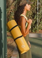 فرشة تمارين 15 ملم لون اصفر يوجا من كانجرو