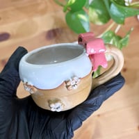 كوب الفيونكه الورديه