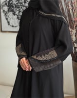 عباية بطرحة نجود