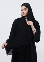 عباية بطرحة يسر