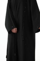 عباية بطرحة بان