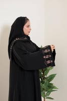 عباية بطرحة زاكيه