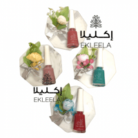 مع مناكير ملون