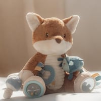 دمية الثعلب التفاعليه