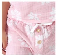 شورت بقماش الشاش ورد