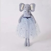 دمية الفيله الانيقة