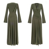 فستان ناعم طويل بقماش مرن وصدر لف وقصة انيقة منخفض...