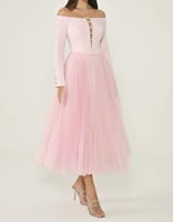 فستان اوف شولدرز كريب وتل مزين بكرستالات