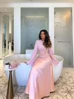 فستان ميدي بينك بقصة منخفضة