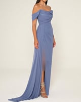 فستان الفابيتا شيفون طويل بفتحة جانبية واكتاف منخف...