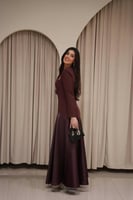 فستان مناسبات فخم برغندي بقصة منخفضة