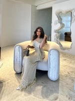 اوريليا فستان محبوك بهدب وسكارف