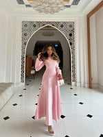 فستان ميدي بينك بقصة منخفضة