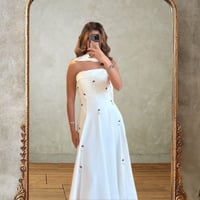 فستان بدون اكمام بجيوب مخفية و سكارف مطرز