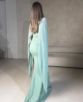 فستان سهرة بقصة كورسيه وكيب