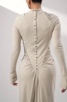 فستان ناعم بقماش مرن زم