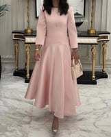 فستان ميدي بينك بقصة منخفضة