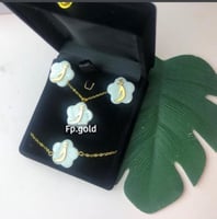 طقم قلاده و حلق و اسواره مطلي ذهب حرف أ