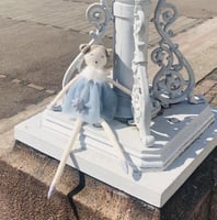 دمية باليرينا النائمة الفرنسية (ازرق ) 15 انش