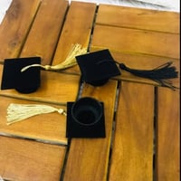 قبعات تخرج للتوزيعات (تباع بالدرزن1 يعني 12 حبة)