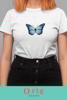 تيشيرت الفراشة الزرقاء