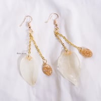 white leaf اقراط