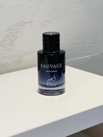 عطر بالاسم ماركة ديور مع الملحقات