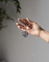 ميداليات مفاتيح بالاسم مطليه بالفضه