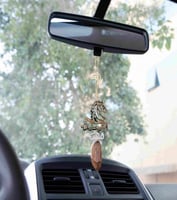 تعليقة الحصان وكسرة العود بالاسم